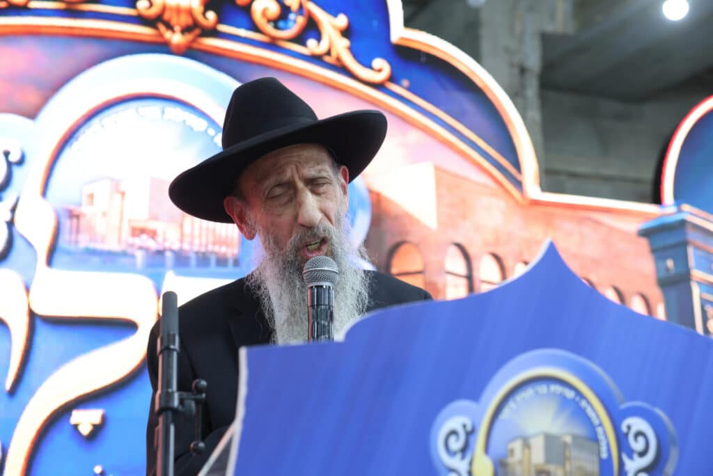 גלריה: בני התורה התגייסו להשלמת קומת היכל בית המדרש גלריה: בני התורה התגייסו להשלמת קומת היכל בית המדרש