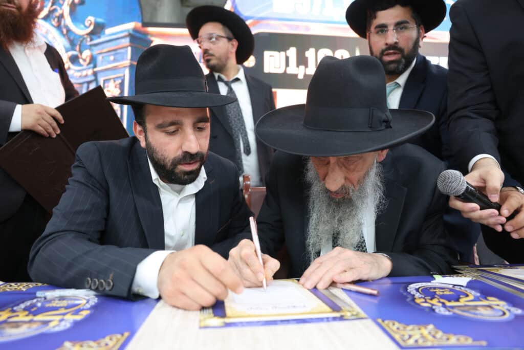גלריה: בני התורה התגייסו להשלמת קומת היכל בית המדרש גלריה: בני התורה התגייסו להשלמת קומת היכל בית המדרש