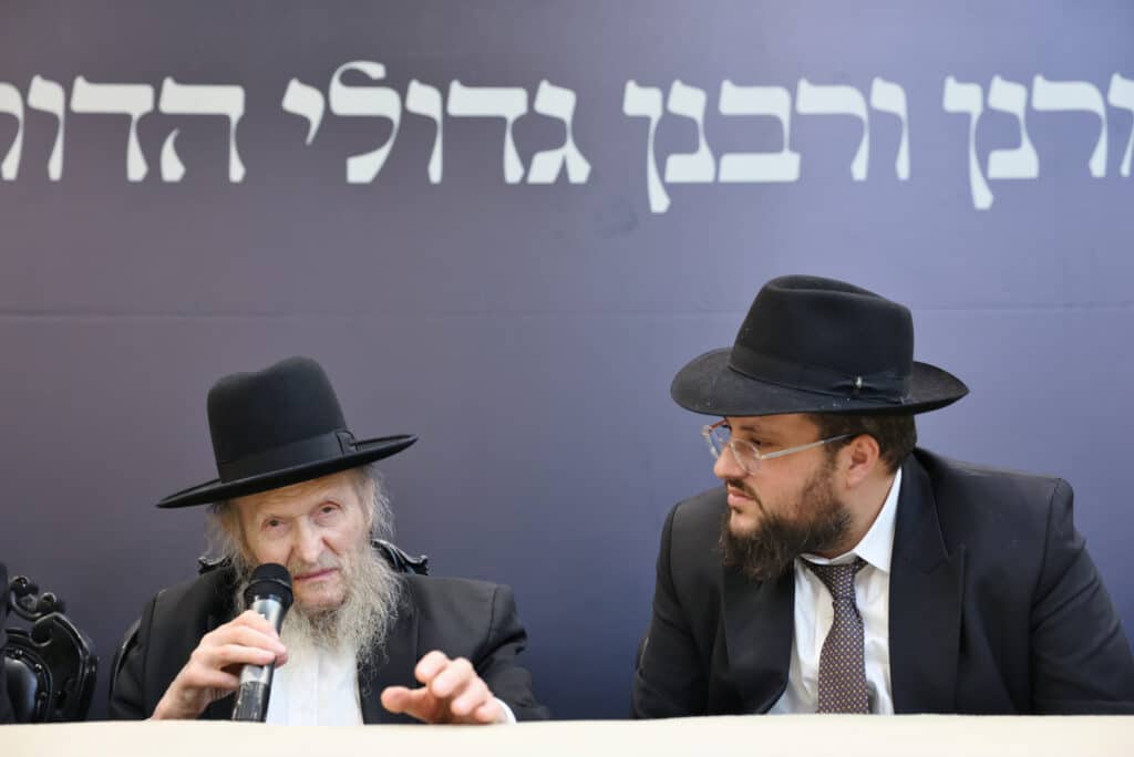 מעמד מרומם בב"ב: גדולי הדור התכנסו להוקיר את מאות האברכים מעמד מרומם בב"ב: גדולי הדור התכנסו להוקיר את מאות האברכים