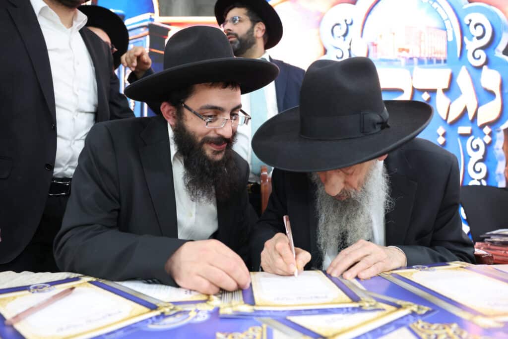 גלריה: בני התורה התגייסו להשלמת קומת היכל בית המדרש גלריה: בני התורה התגייסו להשלמת קומת היכל בית המדרש