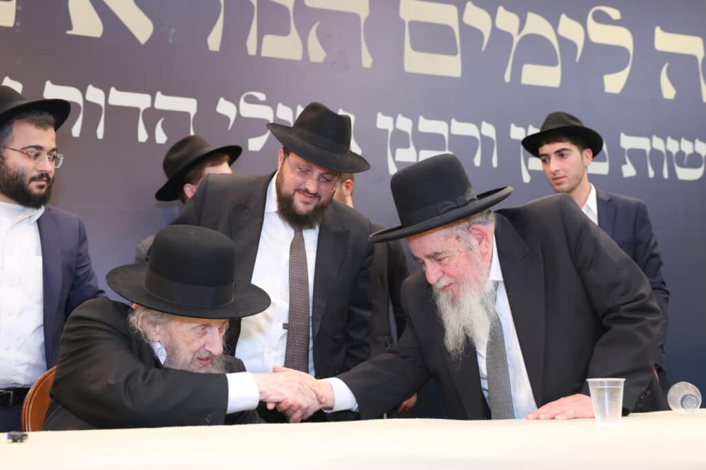 מעמד מרומם בב"ב: גדולי הדור התכנסו להוקיר את מאות האברכים מעמד מרומם בב"ב: גדולי הדור התכנסו להוקיר את מאות האברכים