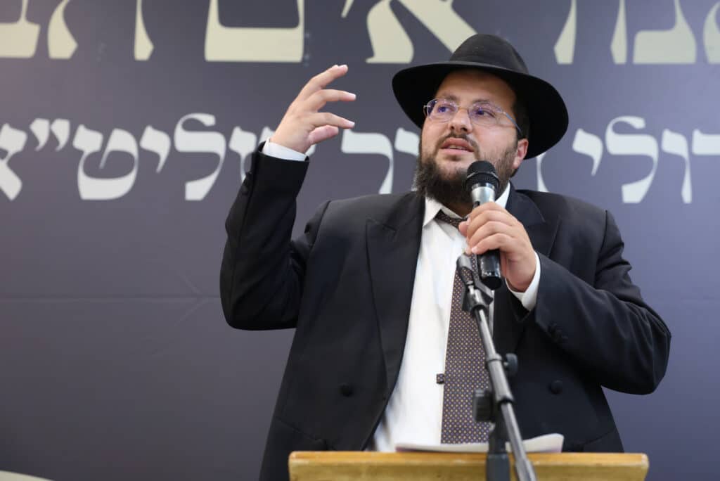 מעמד מרומם בב"ב: גדולי הדור התכנסו להוקיר את מאות האברכים מעמד מרומם בב"ב: גדולי הדור התכנסו להוקיר את מאות האברכים