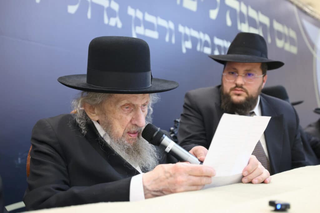 מעמד מרומם בב"ב: גדולי הדור התכנסו להוקיר את מאות האברכים מעמד מרומם בב"ב: גדולי הדור התכנסו להוקיר את מאות האברכים
