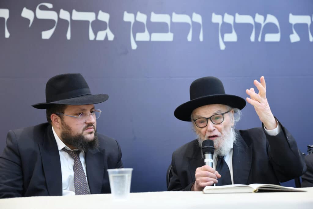 מעמד מרומם בב"ב: גדולי הדור התכנסו להוקיר את מאות האברכים מעמד מרומם בב"ב: גדולי הדור התכנסו להוקיר את מאות האברכים
