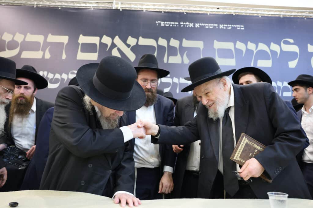 מעמד מרומם בב"ב: גדולי הדור התכנסו להוקיר את מאות האברכים מעמד מרומם בב"ב: גדולי הדור התכנסו להוקיר את מאות האברכים