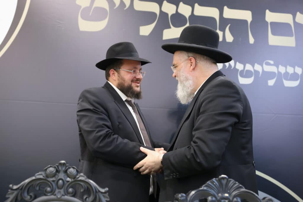 מעמד מרומם בב"ב: גדולי הדור התכנסו להוקיר את מאות האברכים מעמד מרומם בב"ב: גדולי הדור התכנסו להוקיר את מאות האברכים