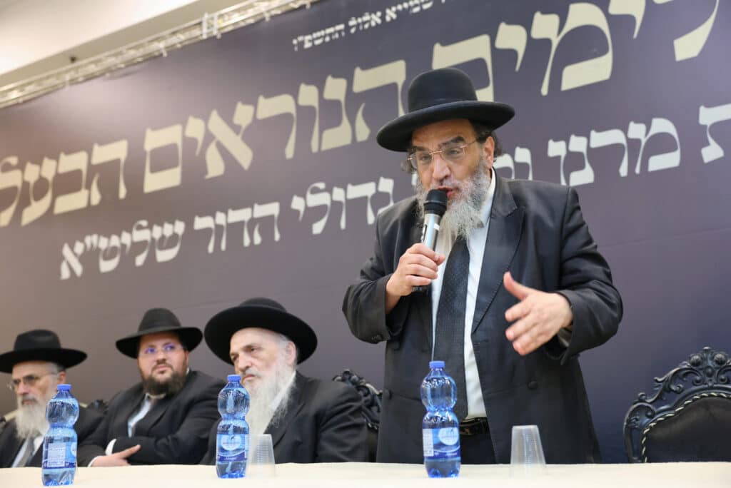 מעמד מרומם בב"ב: גדולי הדור התכנסו להוקיר את מאות האברכים מעמד מרומם בב"ב: גדולי הדור התכנסו להוקיר את מאות האברכים