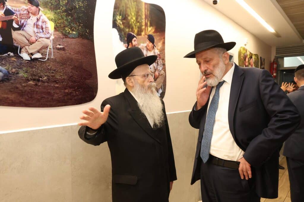 שמחת שבע ברכות לבתו של ח"כ ארז מלול - רבנים ואישי ציבור השתתפו שמחת שבע ברכות לבתו של ח"כ ארז מלול - רבנים ואישי ציבור השתתפו