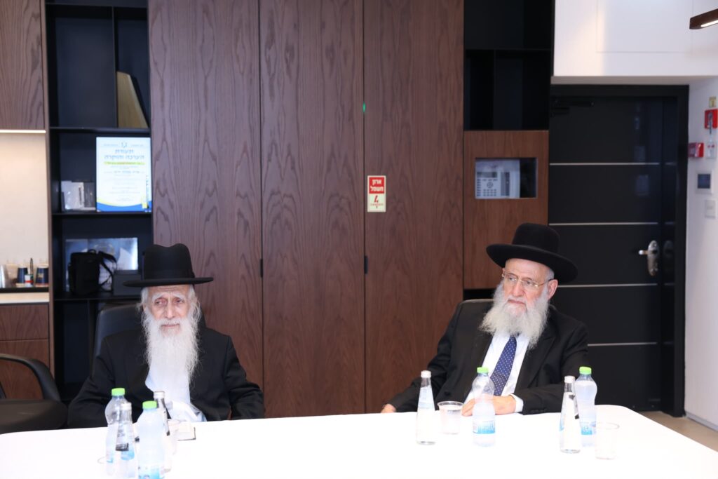 דריכות שיא בש"ס: הכרעת המועצת נדחתה לרגע האחרון דריכות שיא בש"ס: הכרעת המועצת נדחתה לרגע האחרון