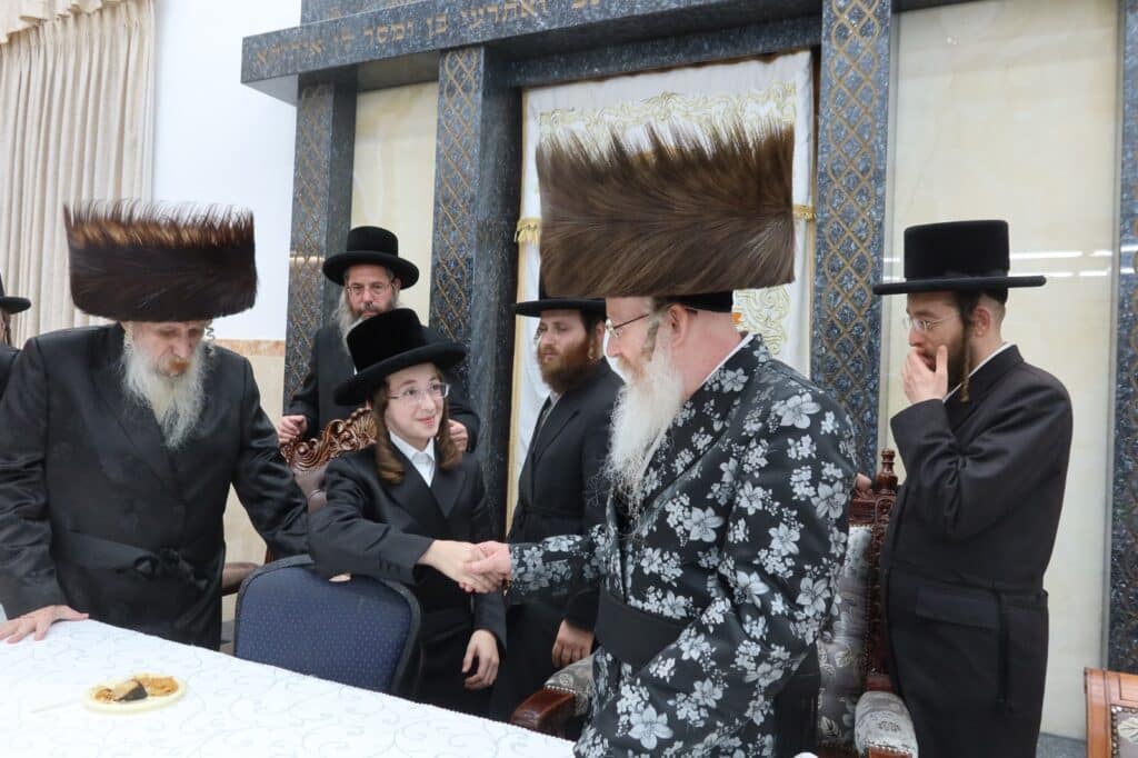 שמחת הבר מצוה לנכד כ"ק האדמו"ר מקרעטשניף - קרית גת שמחת הבר מצוה לנכד כ"ק האדמו"ר מקרעטשניף - קרית גת