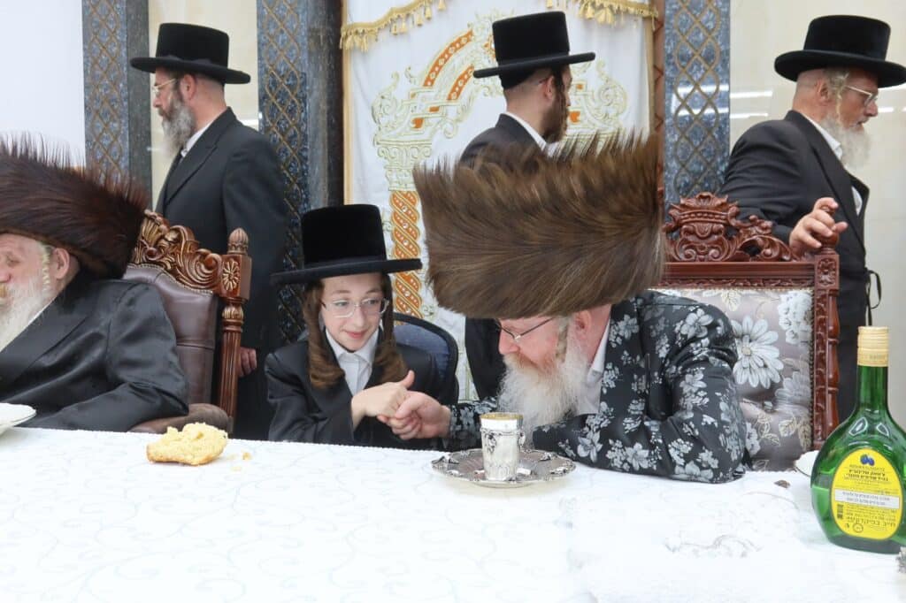 שמחת הבר מצוה לנכד כ"ק האדמו"ר מקרעטשניף - קרית גת שמחת הבר מצוה לנכד כ"ק האדמו"ר מקרעטשניף - קרית גת