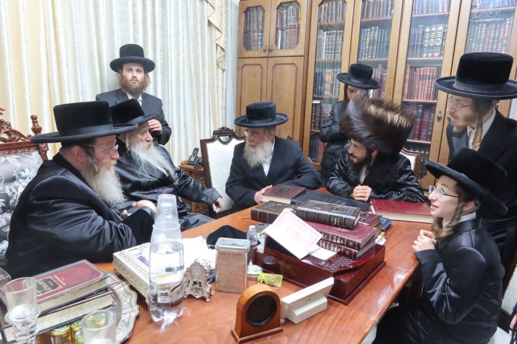 שמחת הבר מצוה לנכד כ"ק האדמו"ר מקרעטשניף - קרית גת שמחת הבר מצוה לנכד כ"ק האדמו"ר מקרעטשניף - קרית גת