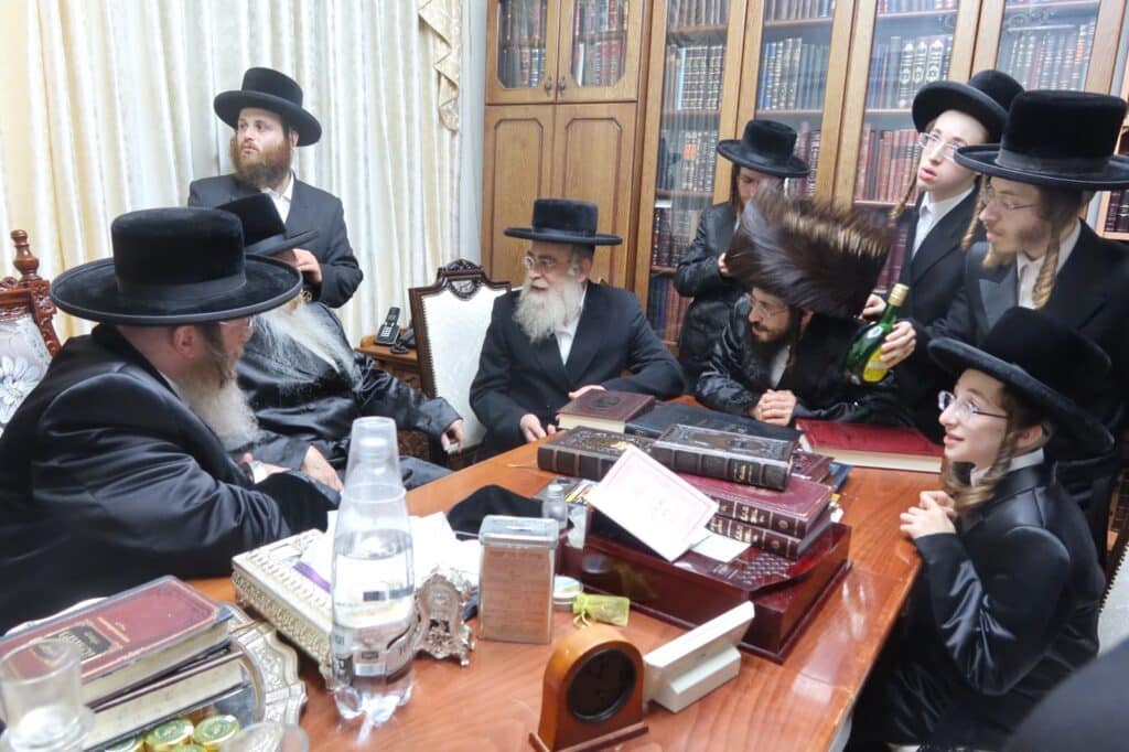 שמחת הבר מצוה לנכד כ"ק האדמו"ר מקרעטשניף - קרית גת שמחת הבר מצוה לנכד כ"ק האדמו"ר מקרעטשניף - קרית גת
