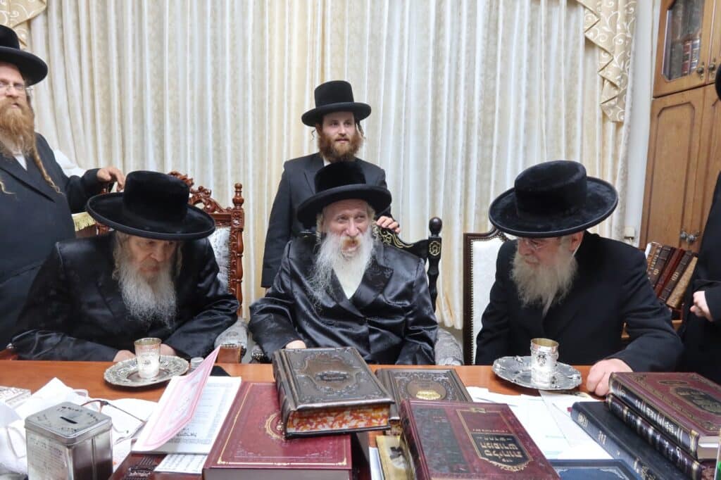 שמחת הבר מצוה לנכד כ"ק האדמו"ר מקרעטשניף - קרית גת שמחת הבר מצוה לנכד כ"ק האדמו"ר מקרעטשניף - קרית גת