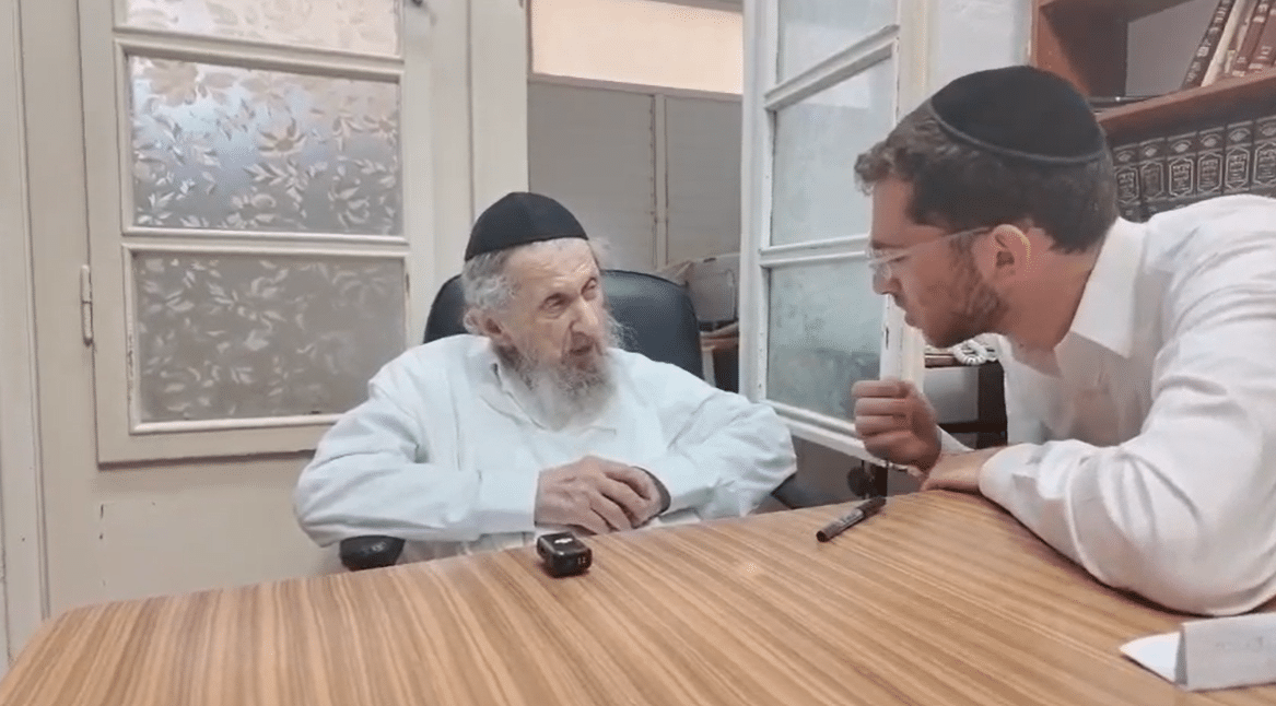 ההדחה בדגל התורה > הגר״ד לנדו מגיב לשמועות: "שקר גמור - אני לבד החלטתי"