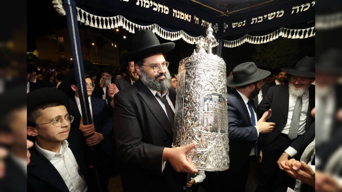 בישיבה הירושלמית הכניסו ס"ת במעמד מרגש