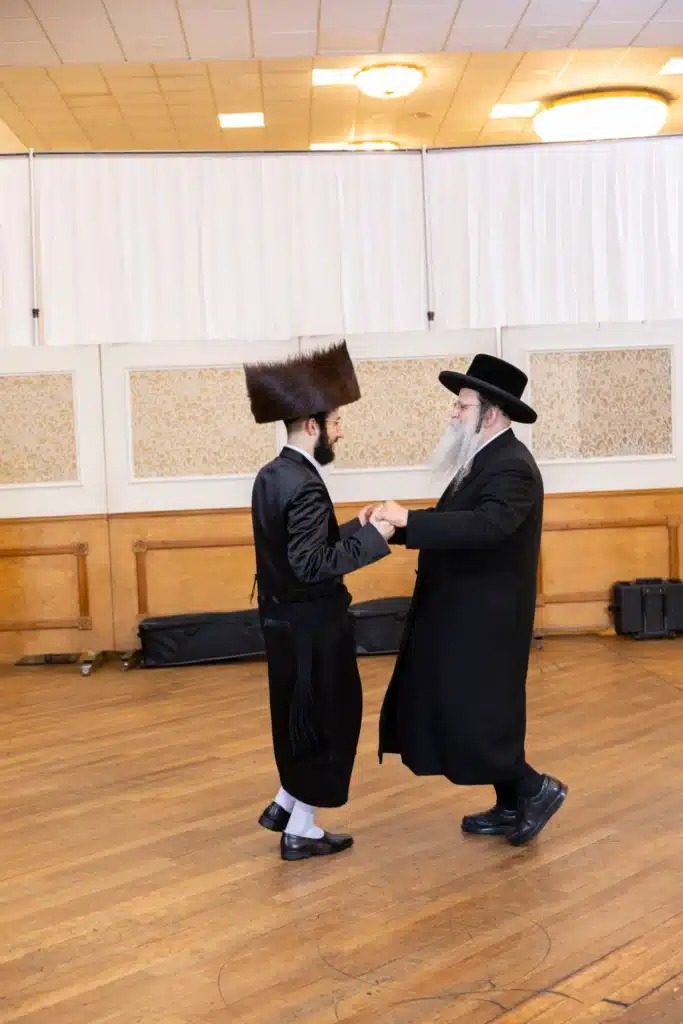שמחת בית רימנוב: נכד האדמו"ר מקאמרנא נישא באנטוורפן שמחת בית רימנוב: נכד האדמו"ר מקאמרנא נישא באנטוורפן