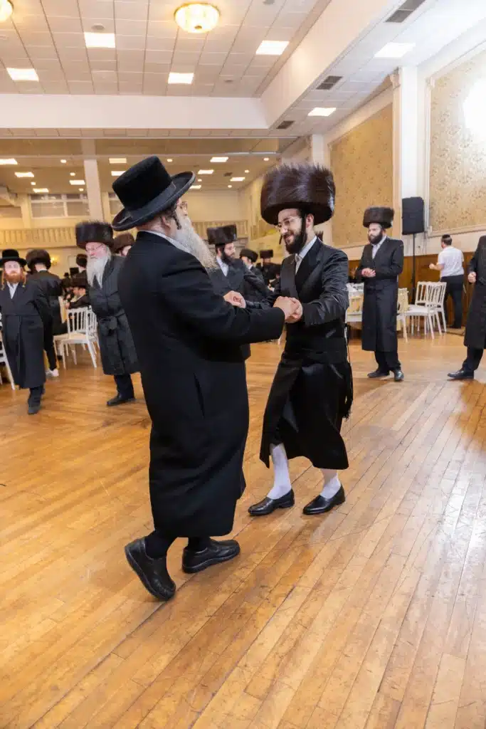 שמחת בית רימנוב: נכד האדמו"ר מקאמרנא נישא באנטוורפן שמחת בית רימנוב: נכד האדמו"ר מקאמרנא נישא באנטוורפן