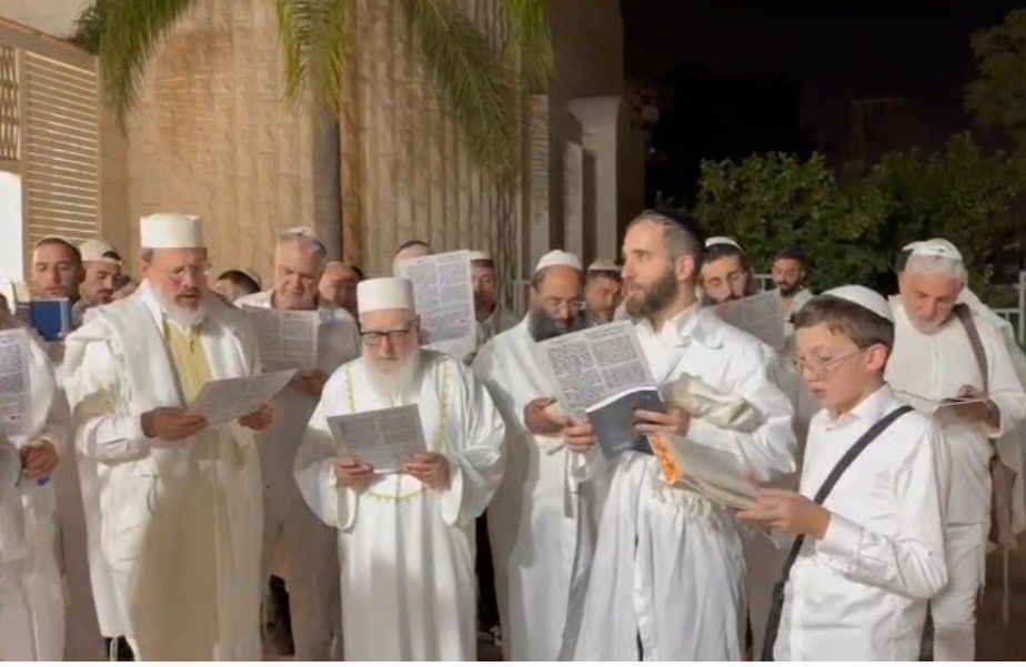 בגדי הלבן ככהן הגדול והבכי המרטיט: יוה"כ אצל הגר"ח פינטו