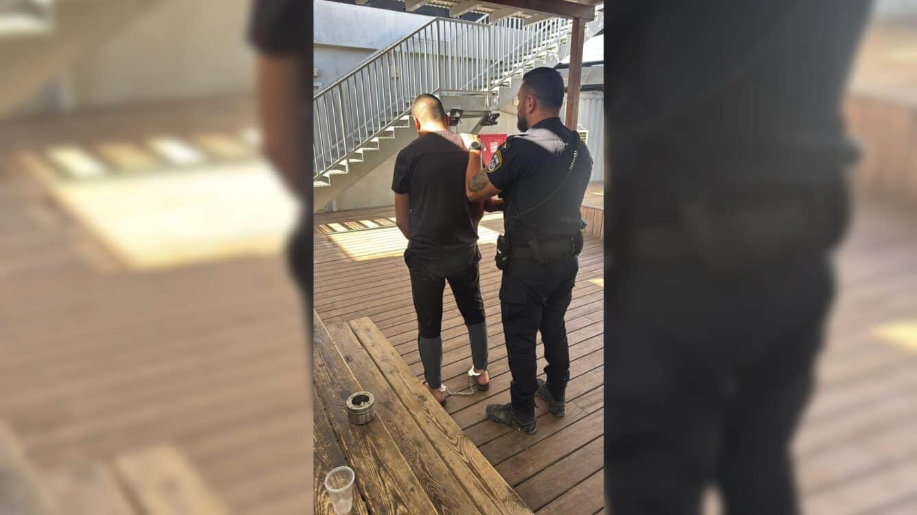 החשוד נעצר: הסוף לגניבות הרכבים המתוחכמות בכביש 446