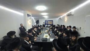 נציג צאנז הודח במפתיע; ההסכם עם דגל התורה הוקפא
