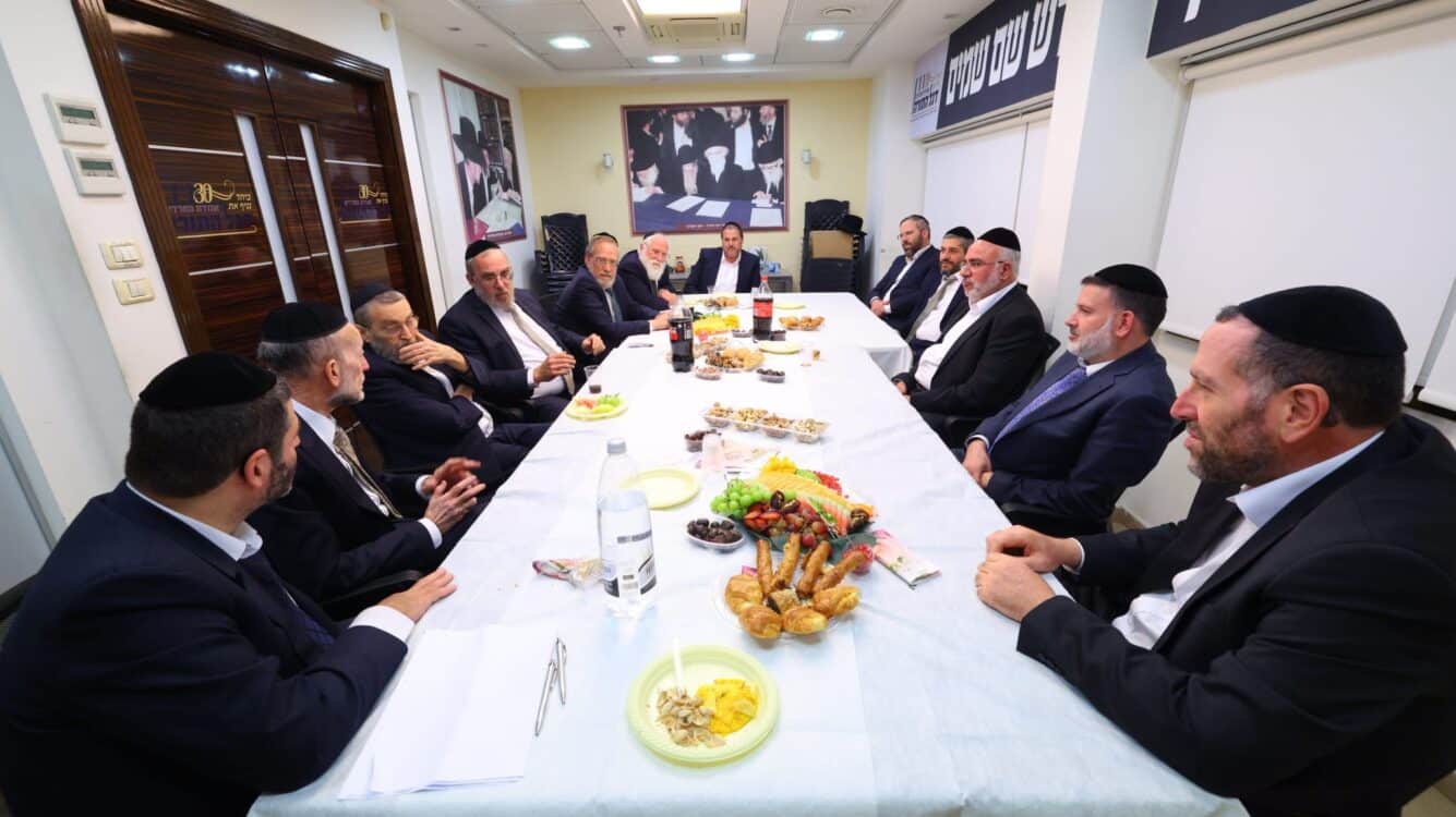 האתגר הגדול שבפתח: כך נערכים ביהדות התורה לקמפיין הבחירות
