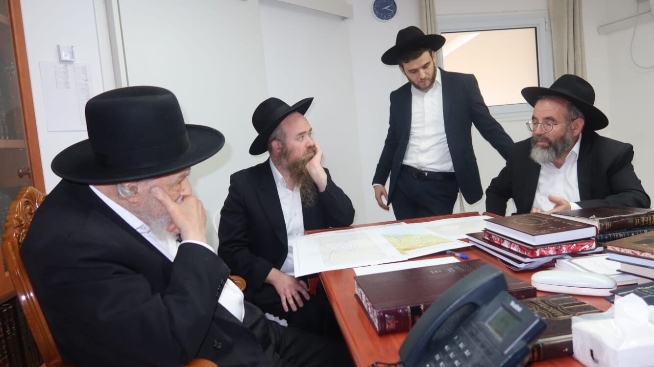 כינוס חירום בבית הגרמ"ה הירש: ועדת הדיור נדרשה לגבש תוכנית