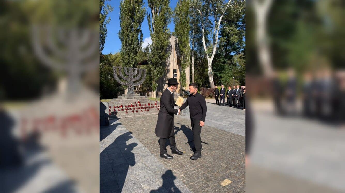 זלנסקי ושלוחי חב"ד בטקס המרגש בבאבי-יאר