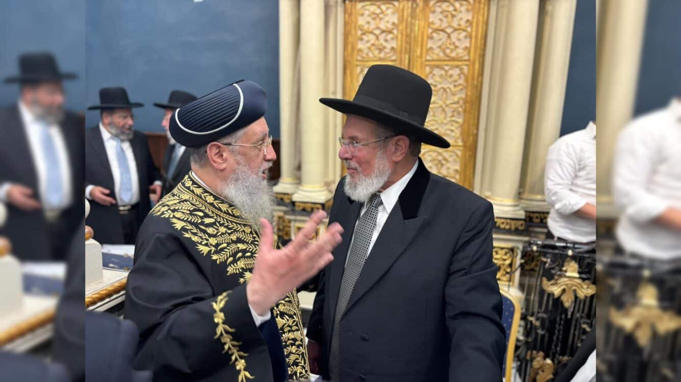 צמרת עולם הדיינות והרבנות בשמחת חג אצל הרב הראשי