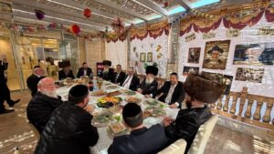נציגי 'יהדות התורה' התכנסו לישיבת סיעה חגיגית בסוכת היו"ר