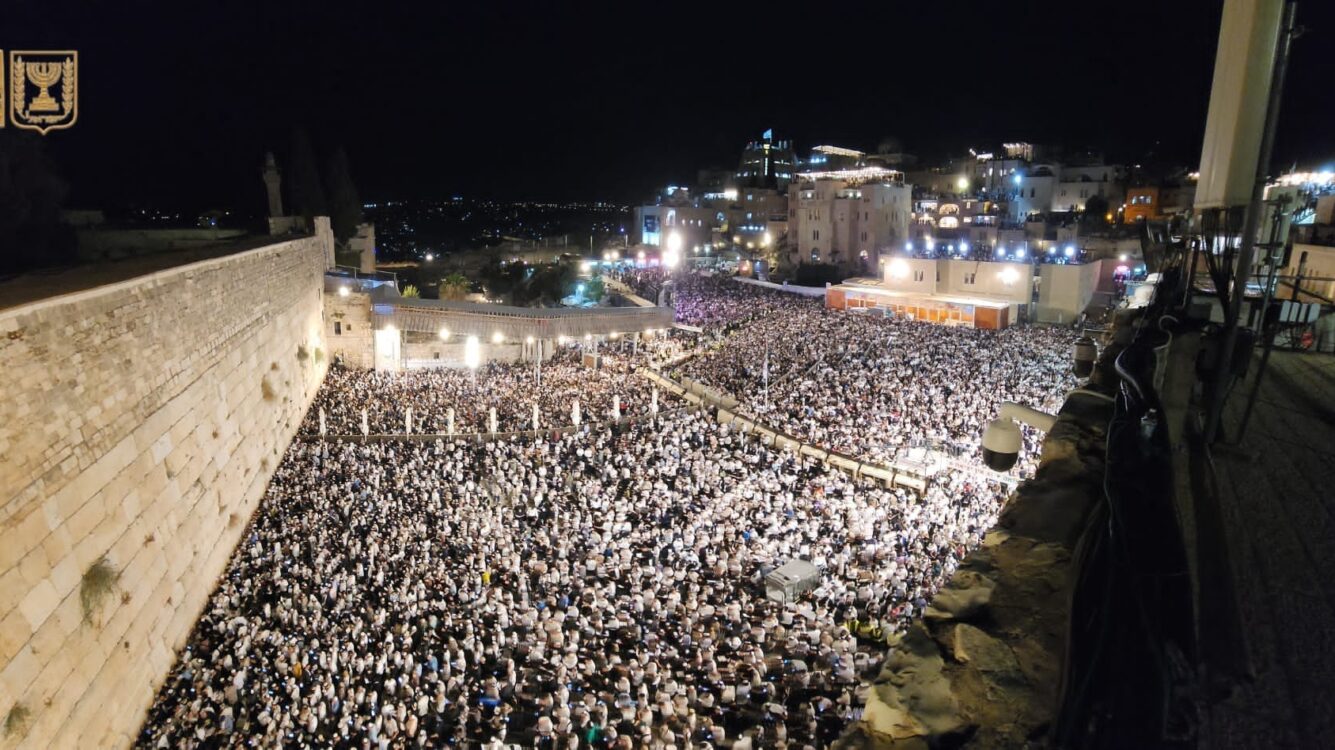 שני מיליון איש פקדו את הכותל; מאה וחמישים אלף אתמול