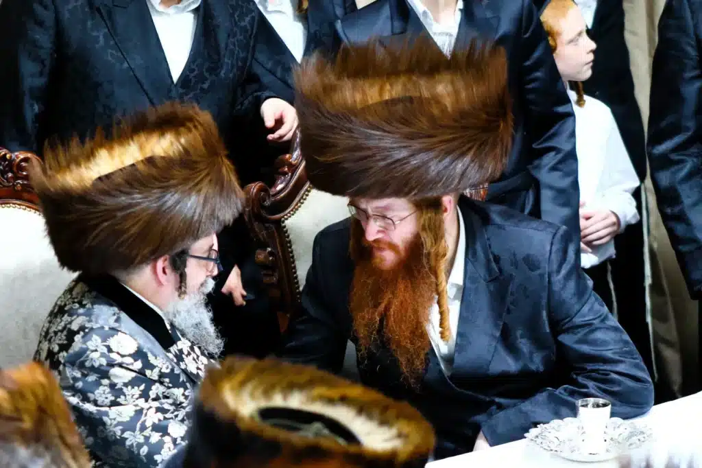 ירח האיתנים בחצר הקודש קאליב ירח האיתנים בחצר הקודש קאליב