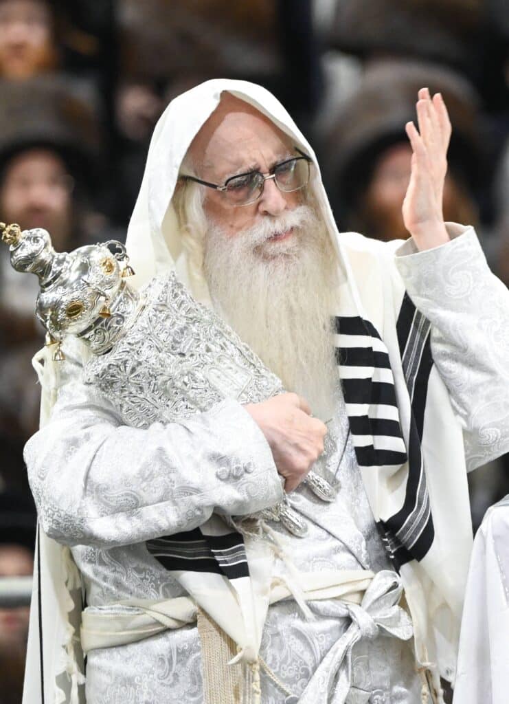 הנחת הסכך ועד והנענועים בלולב: גלריה מחג הסוכות בצאנז הנחת הסכך ועד והנענועים בלולב: גלריה מחג הסוכות בצאנז
