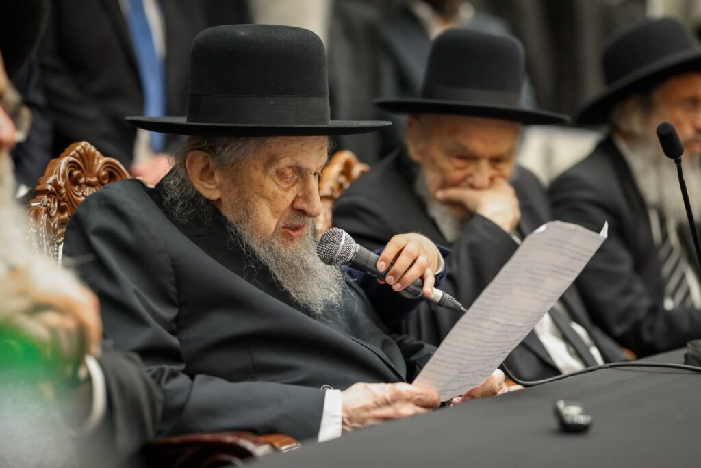 מרן הגר"ד לנדו: "מפלגות מסיתות ומפתות בתואנות שקר" מרן הגר"ד לנדו: "מפלגות מסיתות ומפתות בתואנות שקר"
