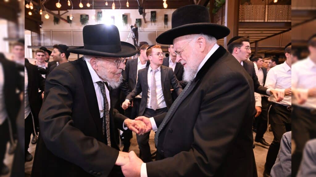 גדולי ישראל הגיעו להוקיר ולשמח בשמחת בית-השואבה של עזר-מציון גדולי ישראל הגיעו להוקיר ולשמח בשמחת בית-השואבה של עזר-מציון