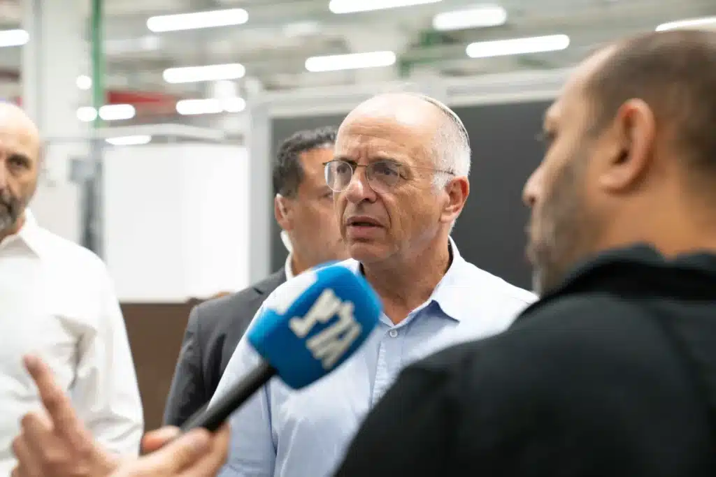 450 מיליון פתקי הצבעה: מבצע הענק של ועדת הבחירות יוצא לדרך 450 מיליון פתקי הצבעה: מבצע הענק של ועדת הבחירות יוצא לדרך