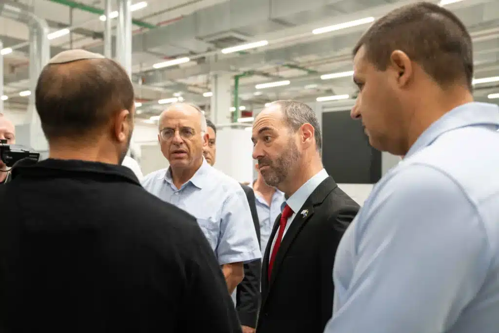 450 מיליון פתקי הצבעה: מבצע הענק של ועדת הבחירות יוצא לדרך 450 מיליון פתקי הצבעה: מבצע הענק של ועדת הבחירות יוצא לדרך