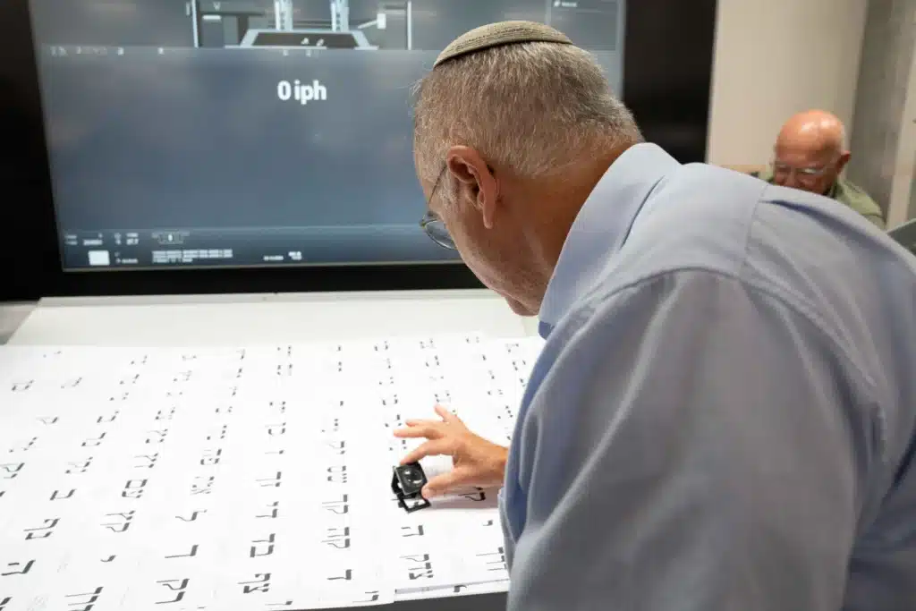 450 מיליון פתקי הצבעה: מבצע הענק של ועדת הבחירות יוצא לדרך 450 מיליון פתקי הצבעה: מבצע הענק של ועדת הבחירות יוצא לדרך