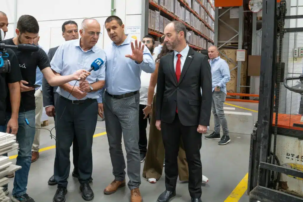 450 מיליון פתקי הצבעה: מבצע הענק של ועדת הבחירות יוצא לדרך 450 מיליון פתקי הצבעה: מבצע הענק של ועדת הבחירות יוצא לדרך