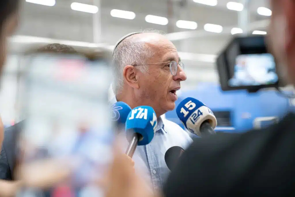 450 מיליון פתקי הצבעה: מבצע הענק של ועדת הבחירות יוצא לדרך 450 מיליון פתקי הצבעה: מבצע הענק של ועדת הבחירות יוצא לדרך