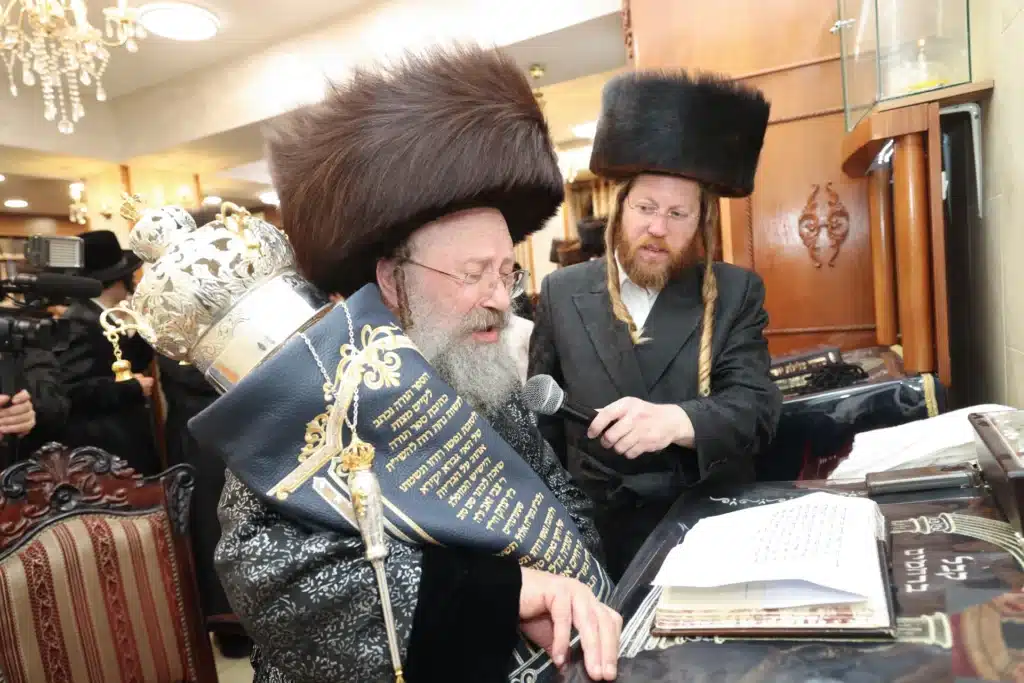 גלריה: מעמד הכנסת ספר תורה לבית המדרש דחסידי נאדוורנא באניא גלריה: מעמד הכנסת ספר תורה לבית המדרש דחסידי נאדוורנא באניא