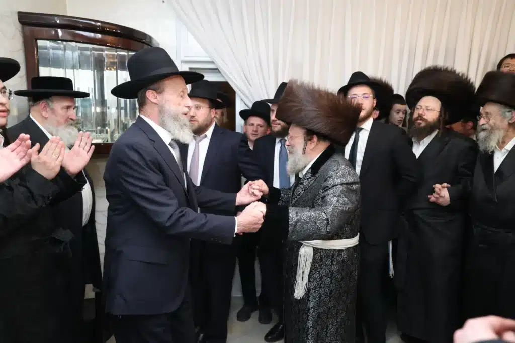 גלריה: מעמד הכנסת ספר תורה לבית המדרש דחסידי נאדוורנא באניא גלריה: מעמד הכנסת ספר תורה לבית המדרש דחסידי נאדוורנא באניא