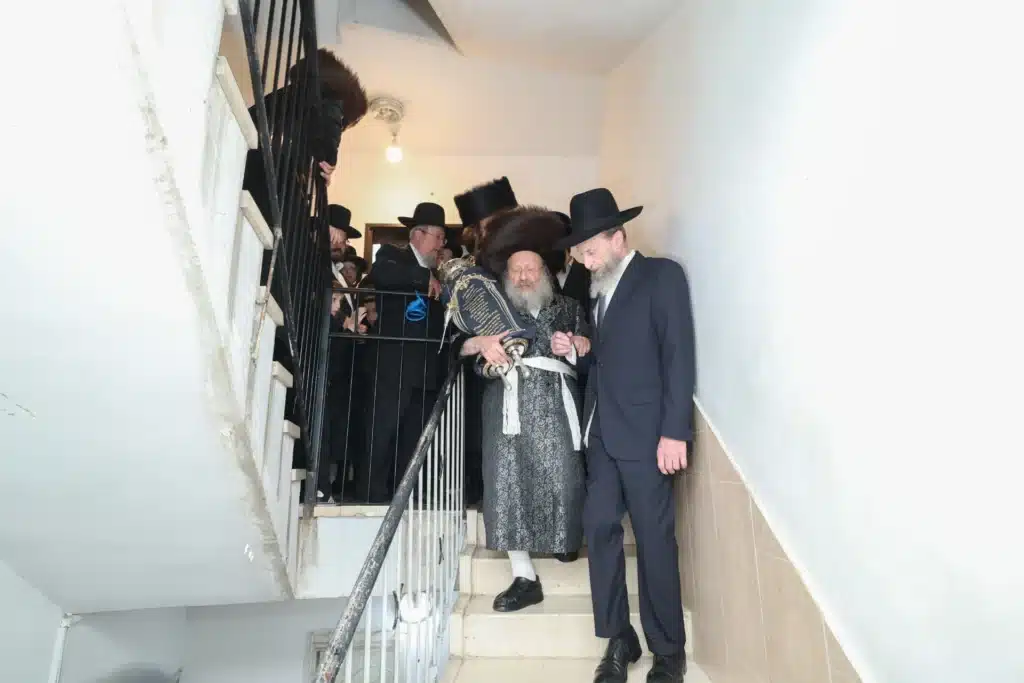 גלריה: מעמד הכנסת ספר תורה לבית המדרש דחסידי נאדוורנא באניא גלריה: מעמד הכנסת ספר תורה לבית המדרש דחסידי נאדוורנא באניא