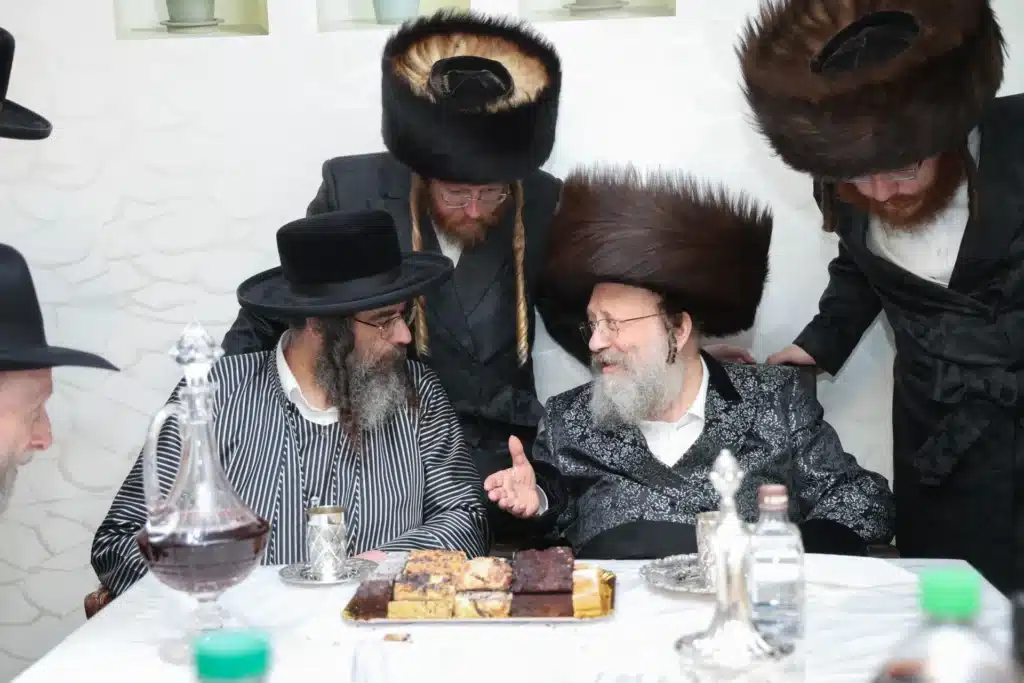 גלריה: מעמד הכנסת ספר תורה לבית המדרש דחסידי נאדוורנא באניא גלריה: מעמד הכנסת ספר תורה לבית המדרש דחסידי נאדוורנא באניא