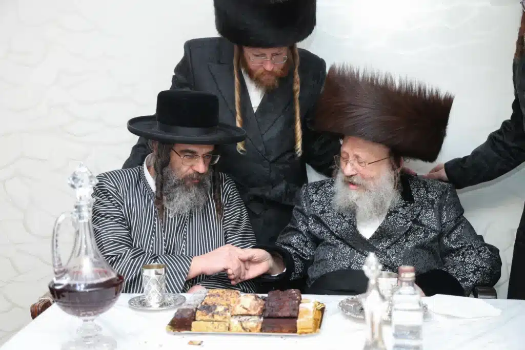 גלריה: מעמד הכנסת ספר תורה לבית המדרש דחסידי נאדוורנא באניא גלריה: מעמד הכנסת ספר תורה לבית המדרש דחסידי נאדוורנא באניא