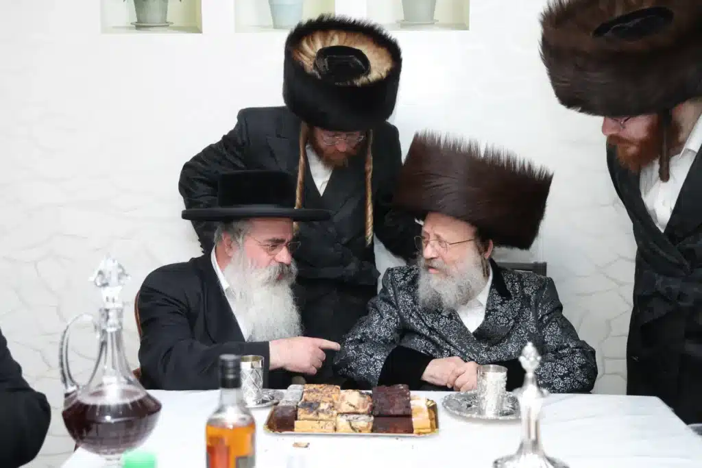 גלריה: מעמד הכנסת ספר תורה לבית המדרש דחסידי נאדוורנא באניא גלריה: מעמד הכנסת ספר תורה לבית המדרש דחסידי נאדוורנא באניא
