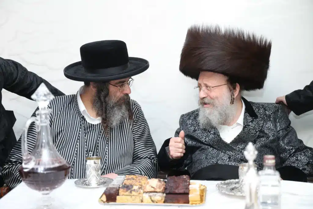 גלריה: מעמד הכנסת ספר תורה לבית המדרש דחסידי נאדוורנא באניא גלריה: מעמד הכנסת ספר תורה לבית המדרש דחסידי נאדוורנא באניא