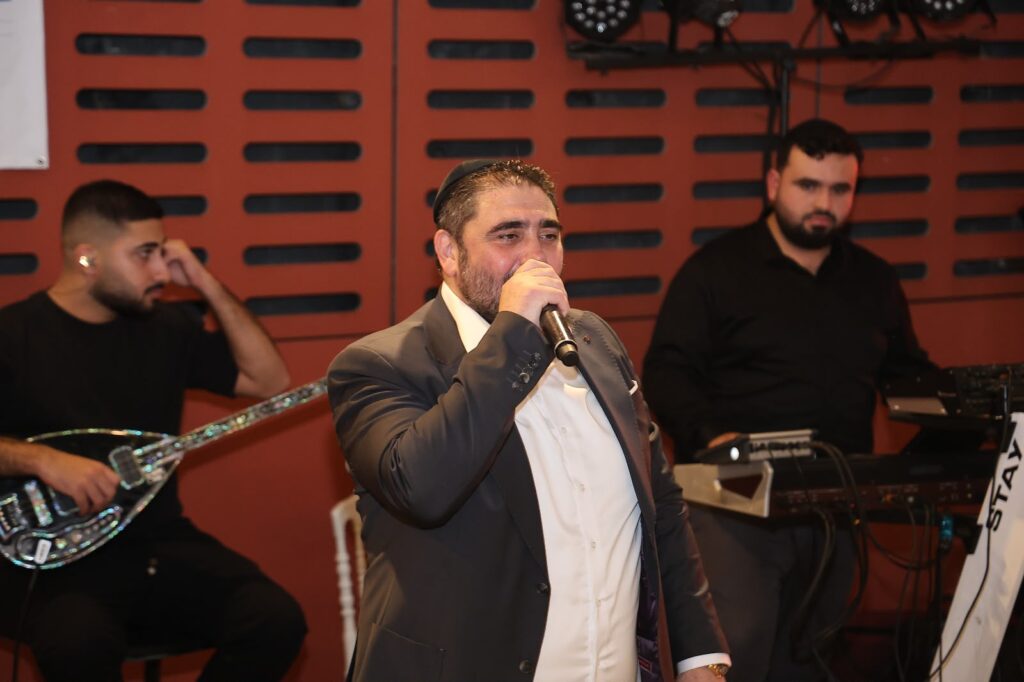 גלריה: מעמד ההילולה של ארגון "והאר עינינו" לזכרו של מרן גלריה: מעמד ההילולה של ארגון "והאר עינינו" לזכרו של מרן