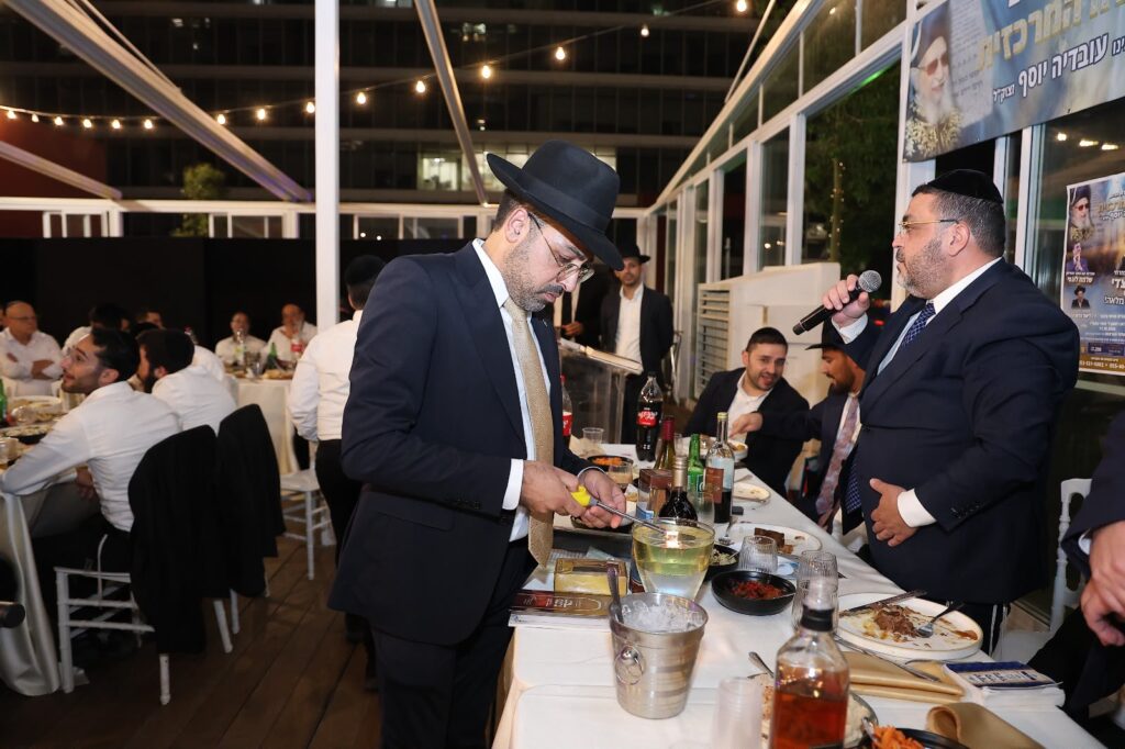 גלריה: מעמד ההילולה של ארגון "והאר עינינו" לזכרו של מרן גלריה: מעמד ההילולה של ארגון "והאר עינינו" לזכרו של מרן