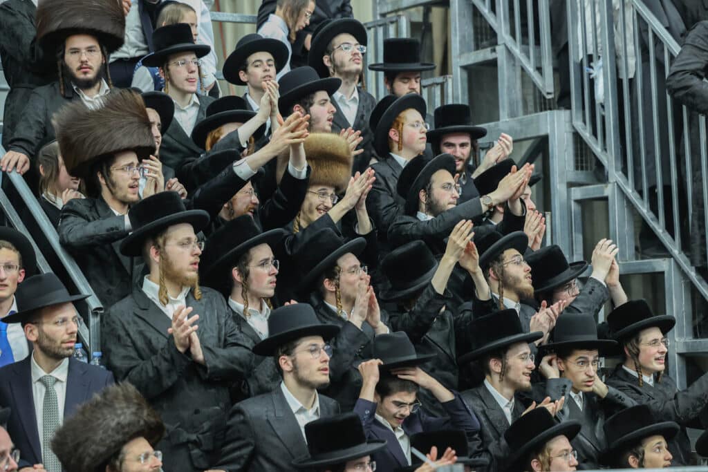 גלריית ענק: שעות של התעלות בשמחת בית השואבה של ר' מיילך גלריית ענק: שעות של התעלות בשמחת בית השואבה של ר' מיילך